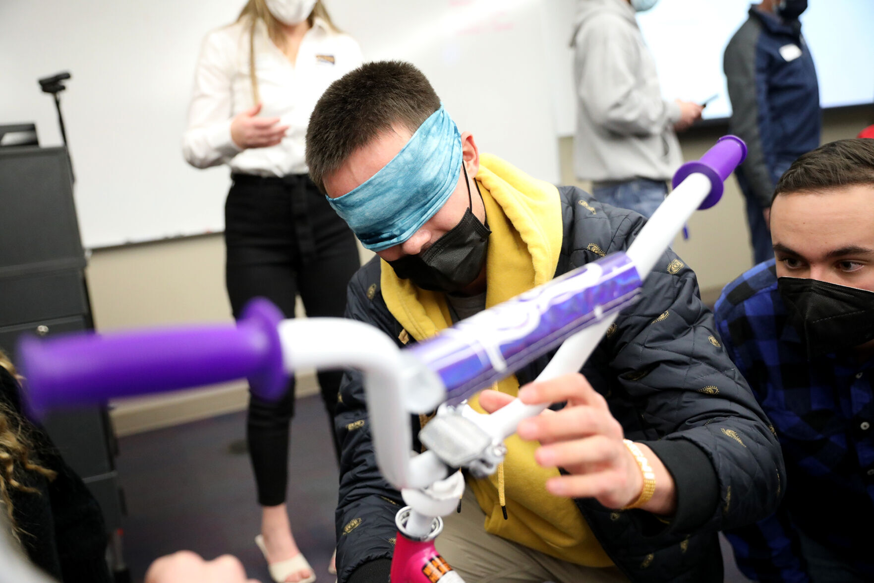 Blindfolded Bike Building